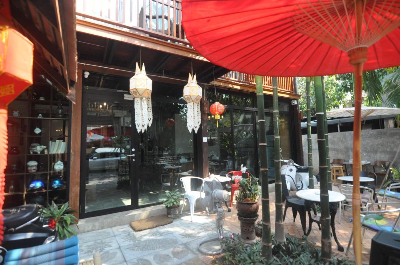 The Eight Ratvithi House Hotel Chiang Mai Exterior photo